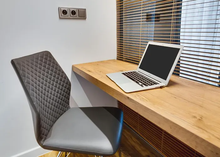 Old Town Chmielna Park Апартаменты *